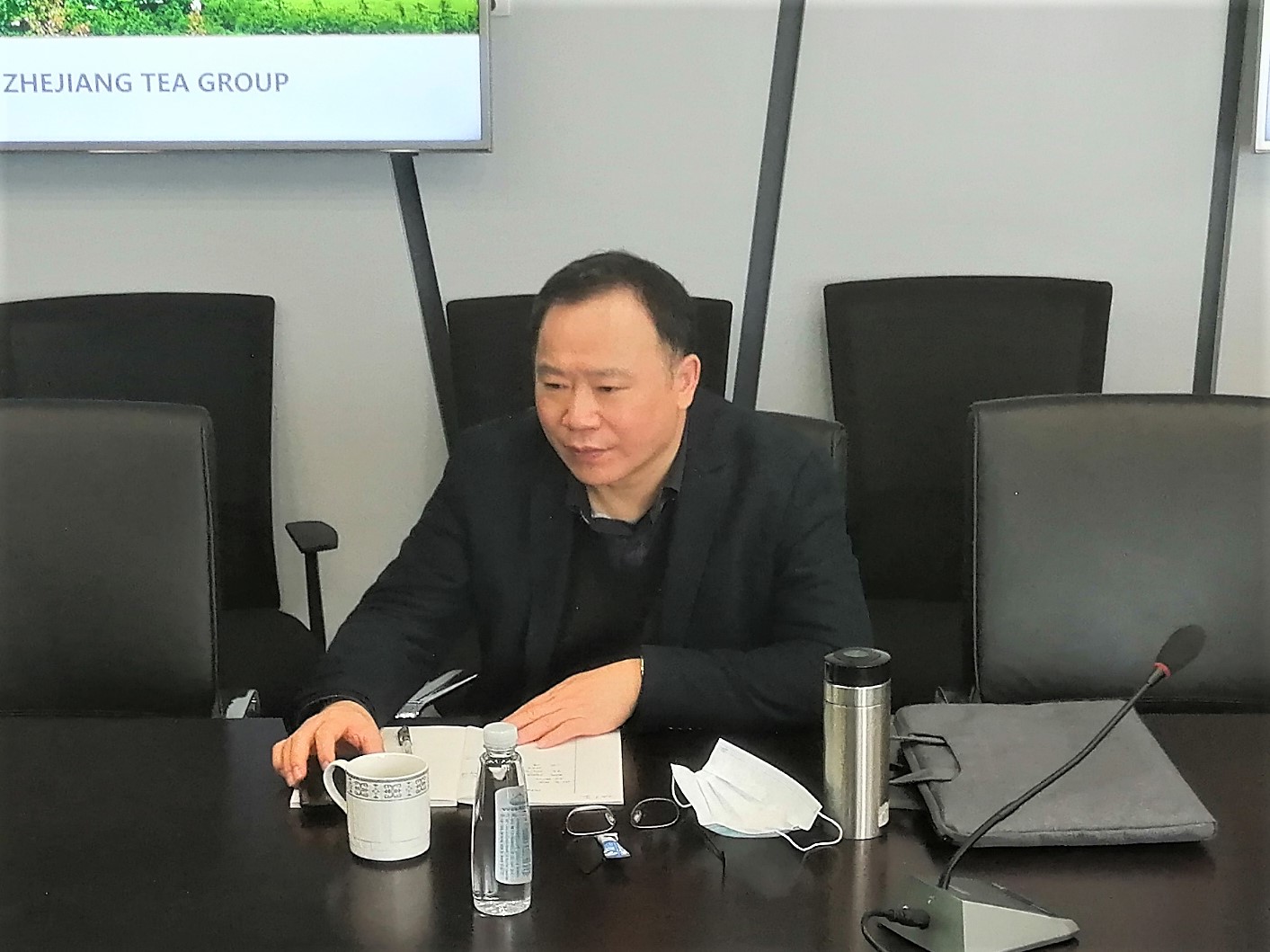 省興合集團施建強總裁一行蒞臨浙茶集團特種茶中心調研