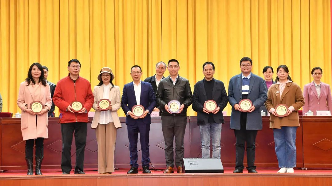 上城區茶文化研究會(huì )成立浙茶集團當選為副理事長(cháng)單位